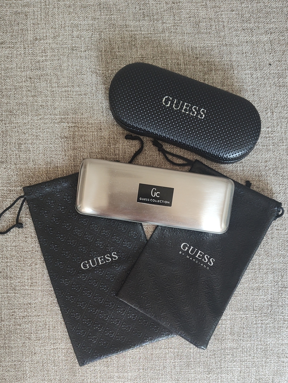 GUESS Black & Silver Sunglass Cases With Cloths and Faux Leather Drawstring Bags
